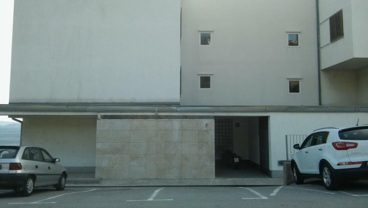Apartman Ada 塞尼 外观 照片