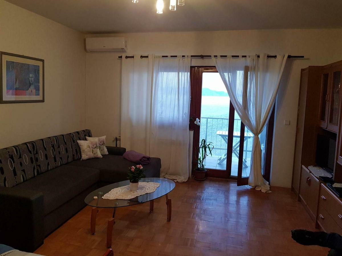 Apartman Ada 塞尼 外观 照片